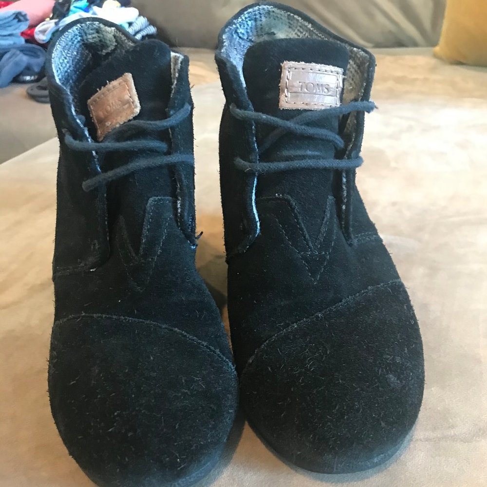 Toms Suede Wedges